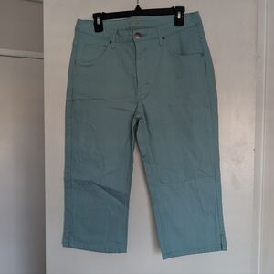 Lee Size 14 Blue Capris